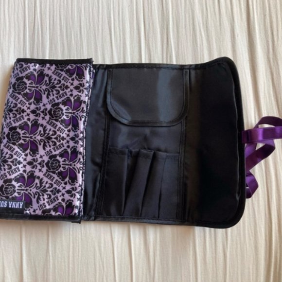 NWOT Anna Sui Makeup Cosmetic Holder Ribbon Tie, Makes a Beautiful Gift - Picture 2 of 4